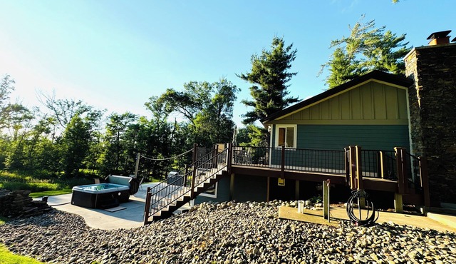 NEW - The Boardwalk on North Long Lake Brainerd with Hot Tub, Pet-Friendly