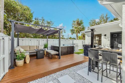 * NEW* The Bungalow Jupiter! - Moremoments Rentals