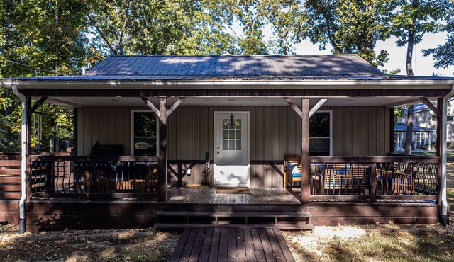 NEW! The Cabin- Walking Distance to Lake!