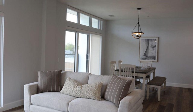 New The Carlyle 200 Grand Bend