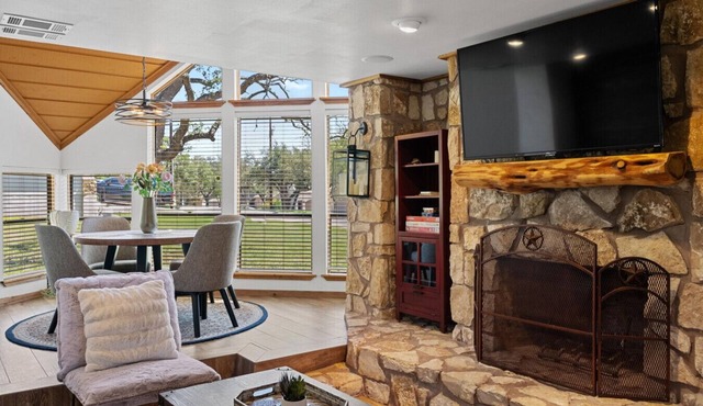 NEW* The Cozy Corner | Windermere Oaks | Lake Travis