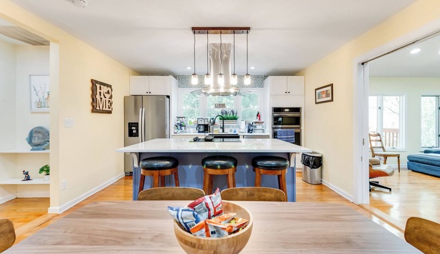 *New | The Dew Drop Inn