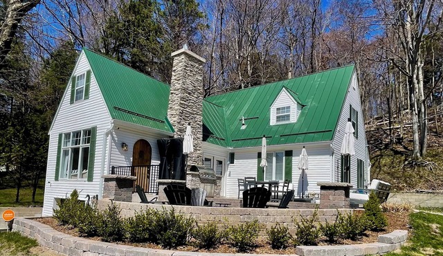 NEW! The Frankfort Beach Retreat- Gorgeous, Dog-Friendly, and Great Location! Includes Hot Tub and Advanced Central Air Conditioning System! 5 Kayaks and a Paddleboard Included! Perfect Family Getaway!