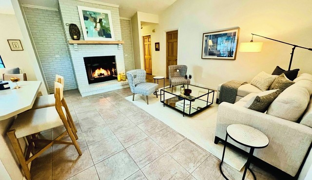 New! The Landing Pad-4 lrg BR-private heated pool-Reno-FlyIn-Golf-near Daytona