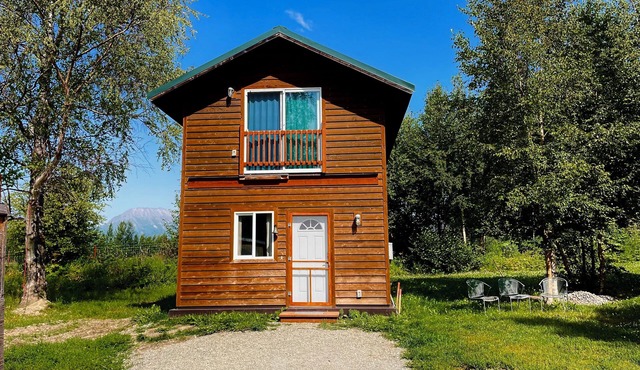 New-The Lazy Husky Cabin with Mountain View's