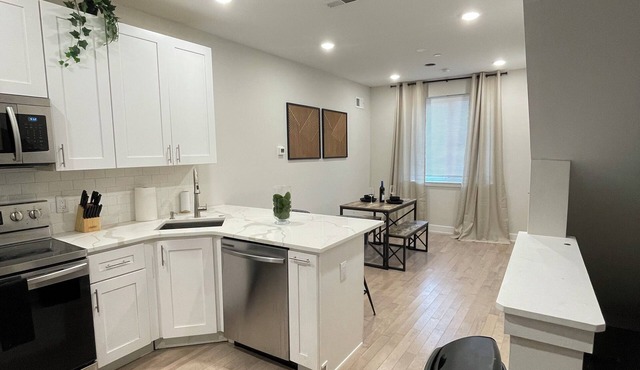 NEW The Luxe Boho Hideaway - 2FLR/3BDR/2BTH & Patio