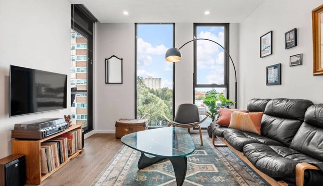 NEW - The Photographers` Gallery