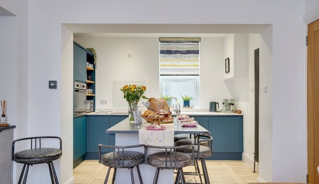 *NEW*The Procession: Grade II Listed, Pet Friendly