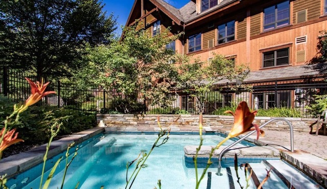 ***New*** The resort: true ski-in/ski-out at Versant Soleil 1500-11