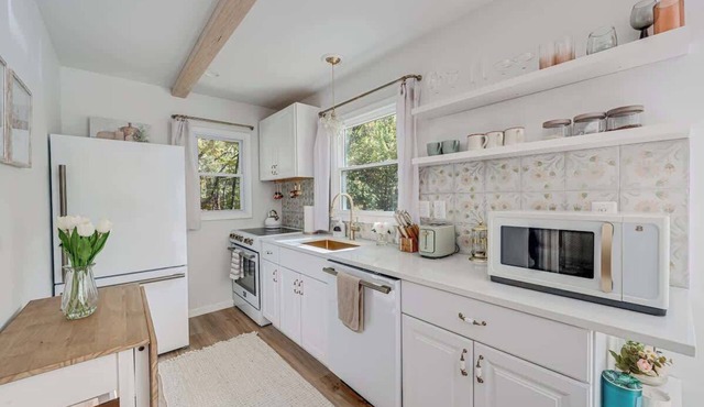 New | The Rosewood Retreat | Cozy Cabin w/Hot Tub