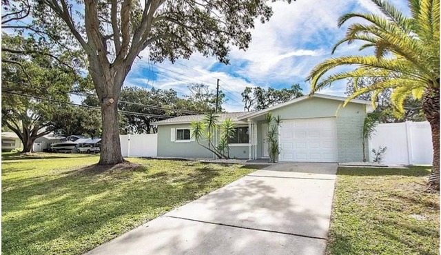 NEW! The Seafoam Bungalow - close to beaches!