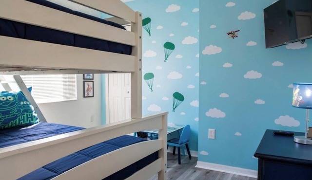 New! Themed rooms, Heated pool with private fenced yard, Pet friendly!
