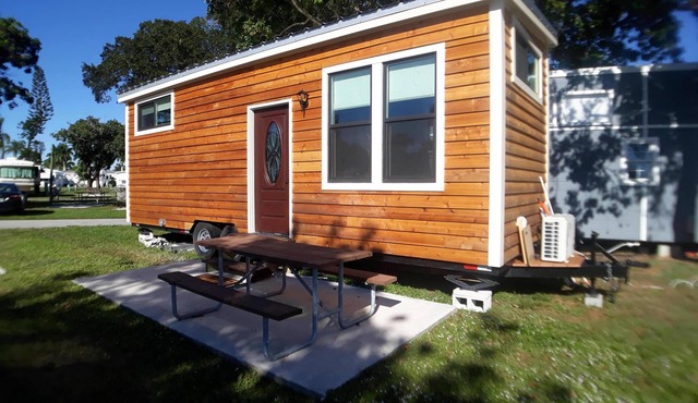 New Tiny House - INTRODUCTORY PRICE minutes from Sanibel and Fort Myers Beach!