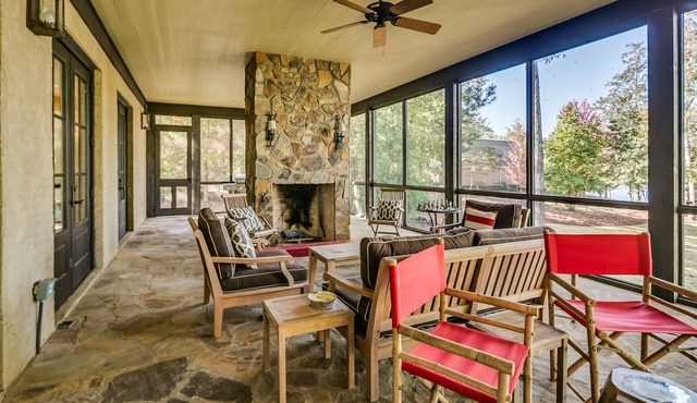 NEW TO RENTAL MARKET-4 BEDROOM-SMITH LAKE-NO STEPS TO LAKE-MAIN BODY