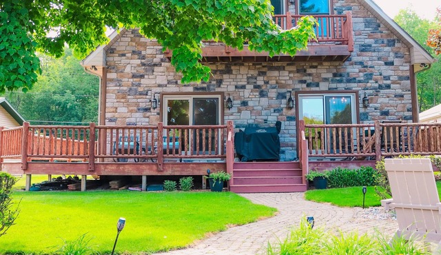 NEW TO VRBO Beautiful beachfront 5-bedroom 3 1/2 bathroom home with WIFI and AC.