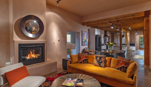 NEW TO VRBO! Casita Solaz - Luxury and World Class Views in Sunlit Hills!