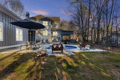 New to Vrbo Jefferson Poolside Escape w pool