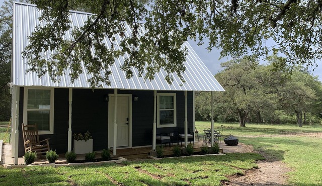 NEW TO VRBO - Perfect Location - Gray Moss Farm Cottage