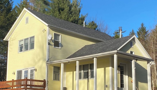NEW to VRBO! Spacious 3 BR with Mansfield views near Stowe