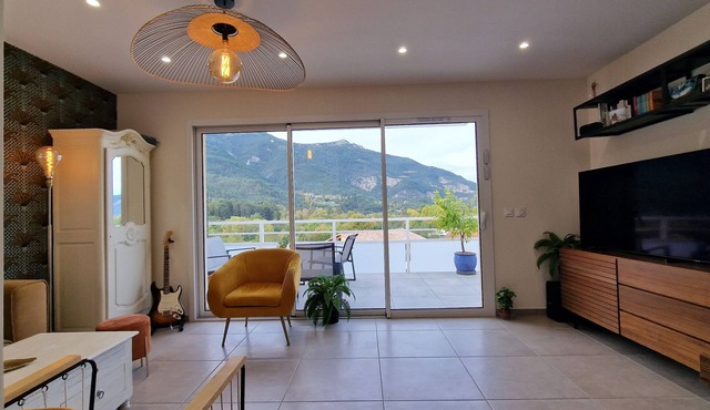 New top floor apartment with large terraces and breathtaking mountain views