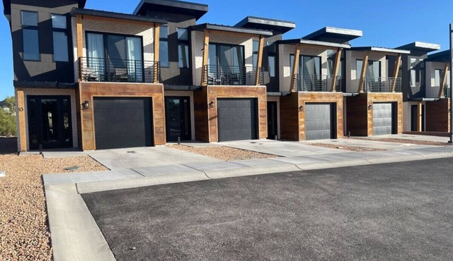 New Town Home-Sleeps 12- Multiple available- #11