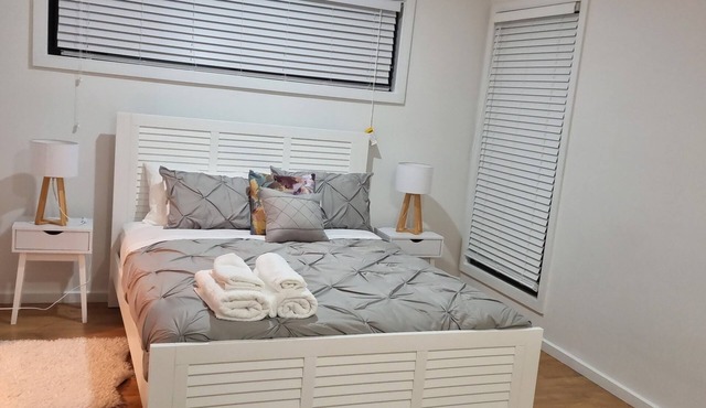 New town house 5 min from the beach!