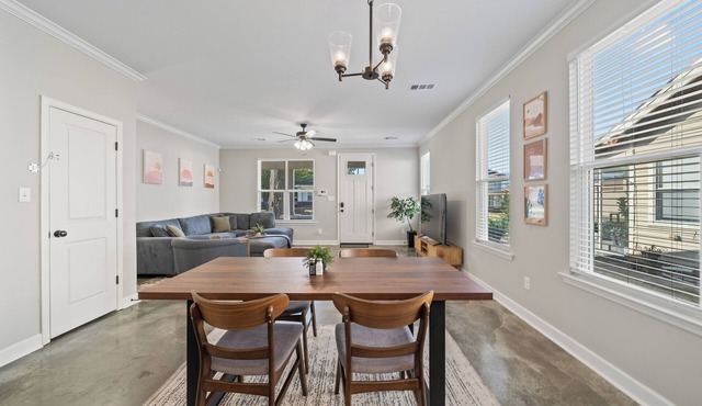 NEW Townhome - Gated Parking, DT/Midtown Close