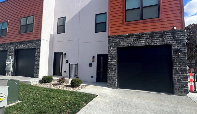 New Townhome in the Gem City!