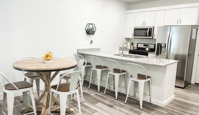 NEW Townhome - Pet Friendly - 3 BD - 30 Minutes from Adventure