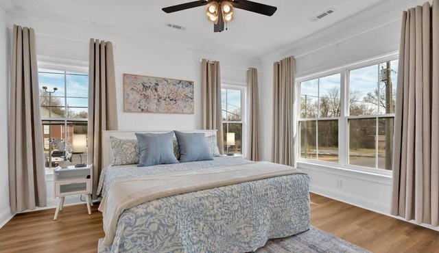 New Townhouse~Garage parking~Gated~Downtown Rome