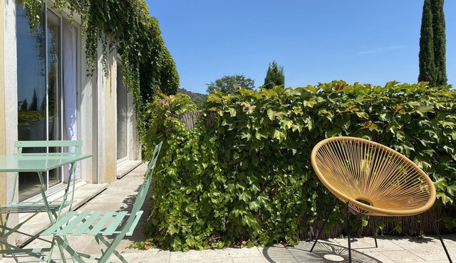 NEW: Townhouse with garden & private pool