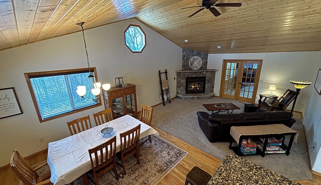 New! Tranquil Country Getaway - fitness space+fireplace+near lakes