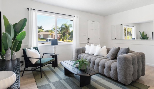 NEW Tranquil Escape - Hot Tub, BBQ, Near LA & Disney