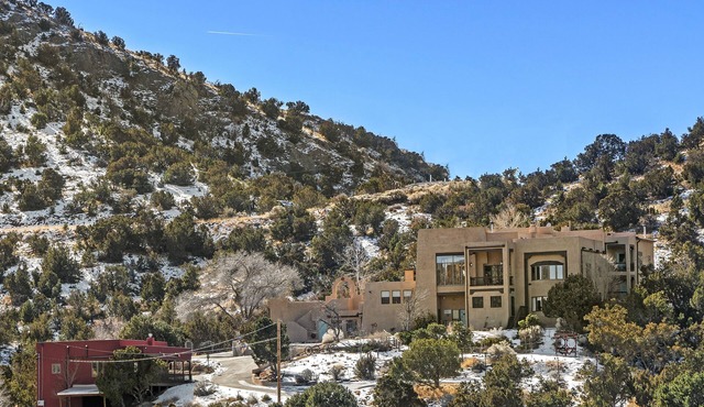 NEW! Tranquil Home |15 min to Santa Fe Plaza | Perfect for Groups | Dogs ok