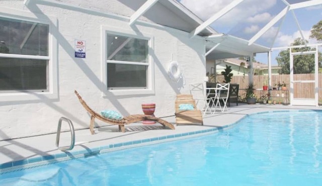 NEW! Trendy 3BD/2B Home Pool Patio 8 Guests
