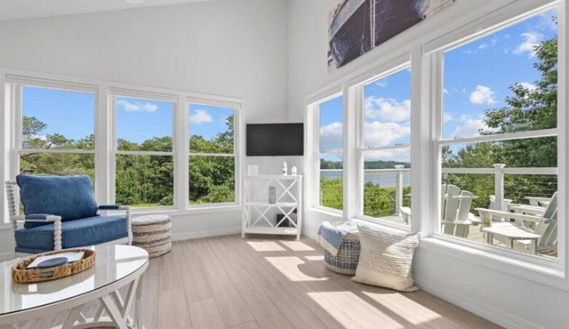 New & Trendy Grand Water View, A/C, Dogs, Fire Pit