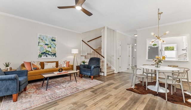 NEW Trendy Midtown Vibes Townhouse, Fenced Yard