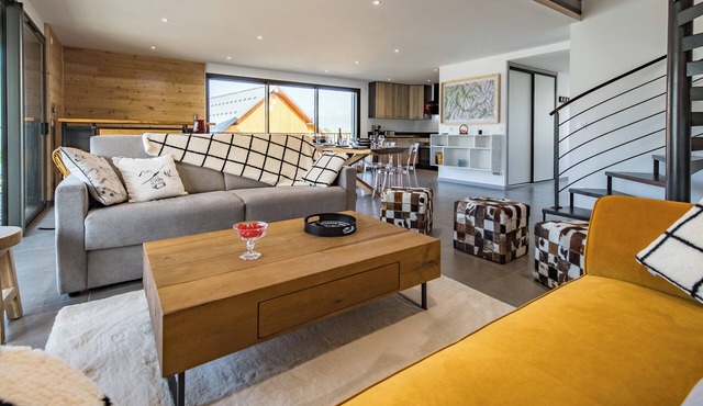 New Triplex | 4 BR | Near Slopes | Balcony & View