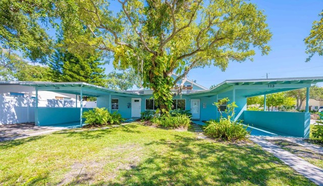 NEW! Tropical Getaway - Walk to the Beach & Downtown!