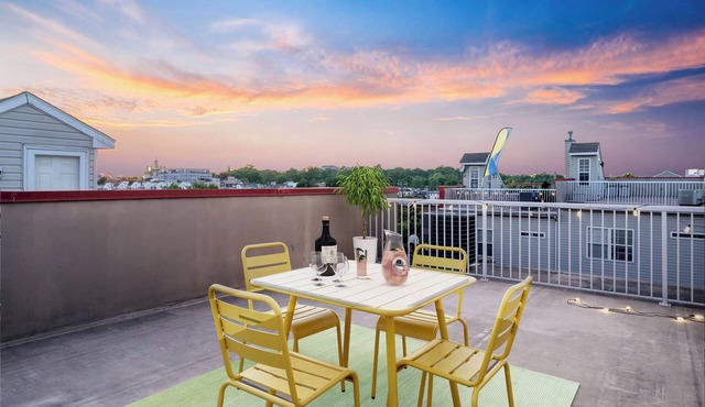 New Tropical Oasis with Rooftop Views, Mins from the Inner Harbor