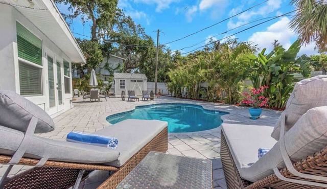 NEW! Tropical Paradise with Pool! 5 mins to beach!