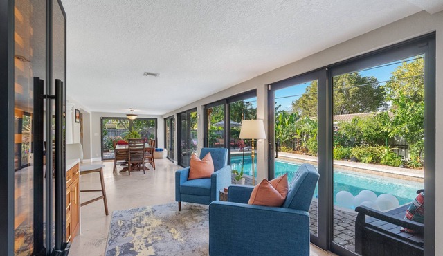 NEW~TropicalAvenue~LuxeLiving!