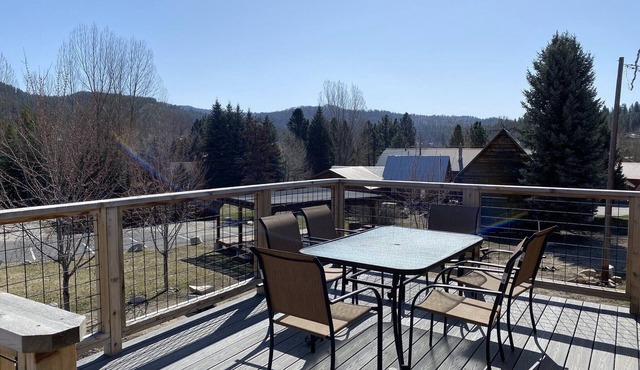 New Two Bedroom Suite in Historic Downtown Crouch