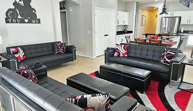 NEW! UNIQUE Sweet Dreams Retreat!A revolving Dream Sequence Rental!5BD/3 FullBTH