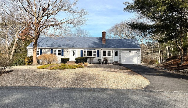 New Updated 3 bdrm 2 bath, light and bright home with central AC. Amazing large deck overlooking a pond. Landlord Beach pass included