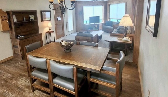 New upgrades! Ski In, Ski Out Slopeside - Clean, cozy, warm, fabulous, hot tub.