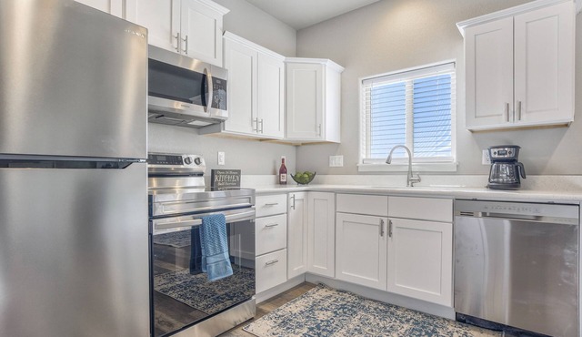 New Upper Condo-Covered Deck-Pet Friendly