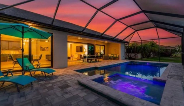 NEW. UPSCALE GETAWAY.n3Bd/3Ba heated saltwater pool and Spa