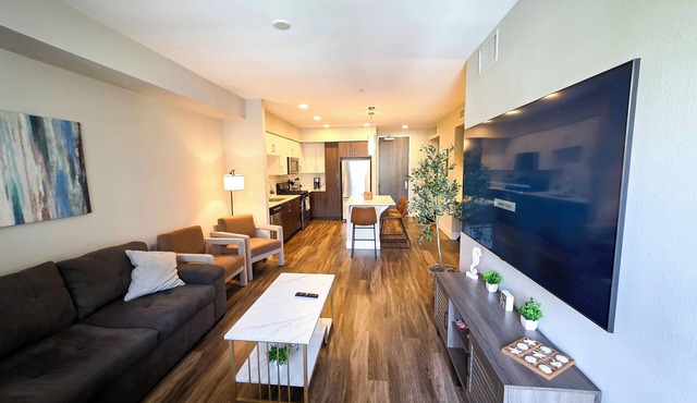 New Upscale Luxury 1bd/1ba in OC Near Disneyland