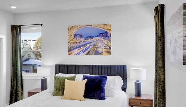NEW Urban Retreat - King Ensuite, Office, Private Parking